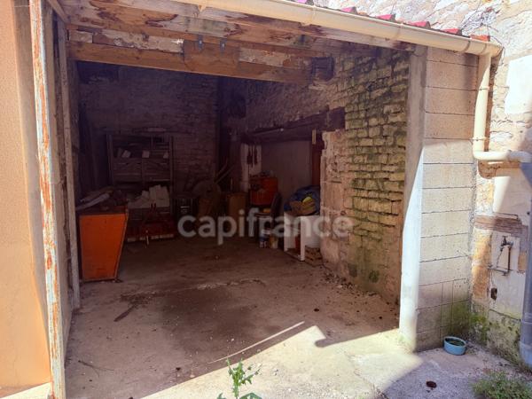 Maison à vendre 4 pièces CHITRY  (89) maison de vigneron.   dépendance     Cave Voûté