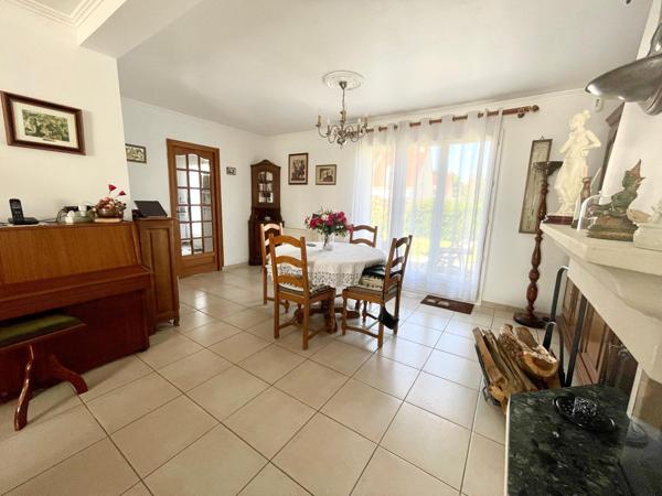 Arpajon (91290) Maison 3 chambres, avec sous-sol total sur 433 m² de jardin clos