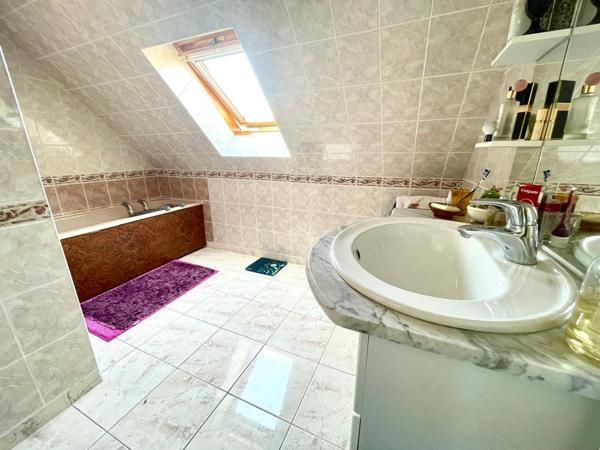 Arpajon (91290) Maison 3 chambres, avec sous-sol total sur 433 m² de jardin clos