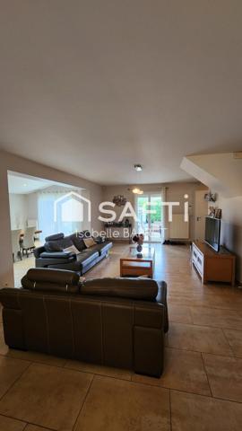 Spacieuse maison de charme de 155 m² avec jardin et piscine