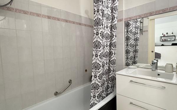 Appartement à vendre    1 pièce •  Sète