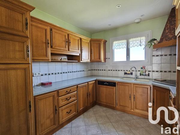 Maison traditionnelle 6 pièces de 103 m² à Saint-Aubin-le-Dépeint (37370)