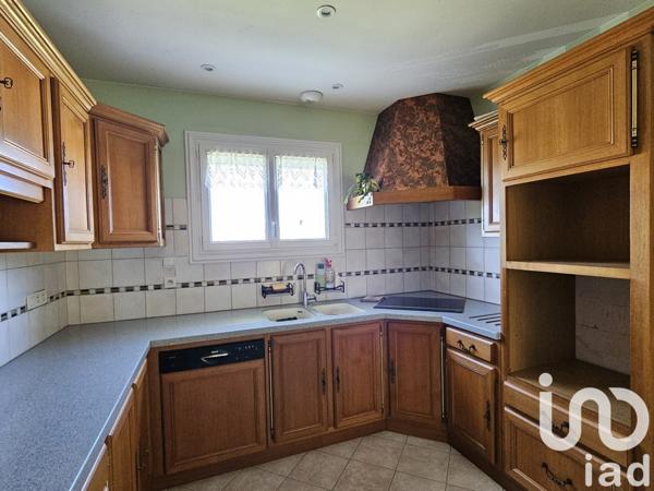 Maison traditionnelle 6 pièces de 103 m² à Saint-Aubin-le-Dépeint (37370)