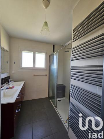 Maison traditionnelle 6 pièces de 103 m² à Saint-Aubin-le-Dépeint (37370)