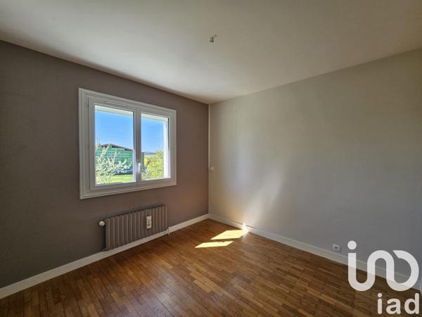 Maison traditionnelle 6 pièces de 103 m² à Saint-Aubin-le-Dépeint (37370)