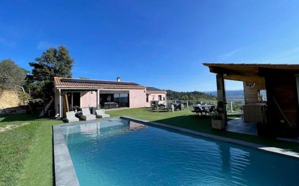 Maison à vendre    6 pièces • 191,16 m2 Villeneuve