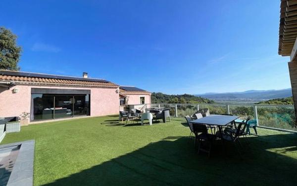 Maison à vendre    6 pièces • 191,16 m2 Villeneuve