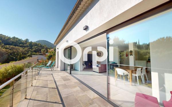 Maison à vendre    5 pièces •  Carqueiranne