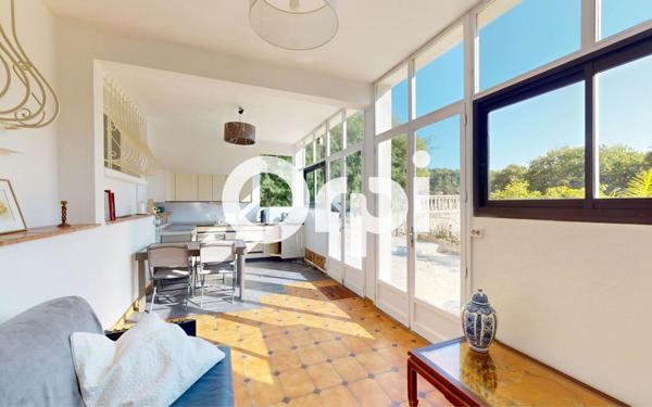 Maison à vendre    5 pièces •  Carqueiranne