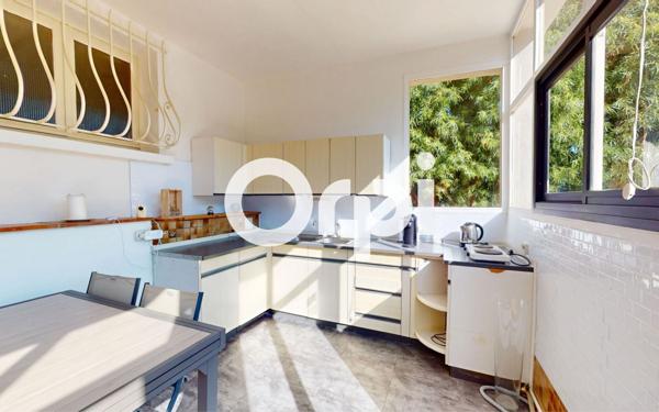 Maison à vendre    5 pièces •  Carqueiranne