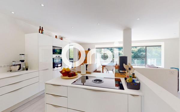 Maison à vendre    5 pièces •  Carqueiranne