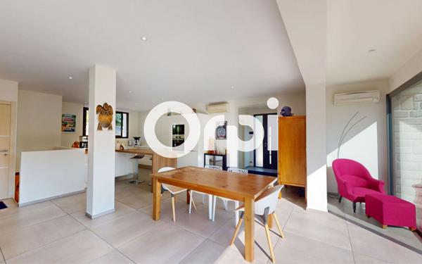 Maison à vendre    5 pièces •  Carqueiranne