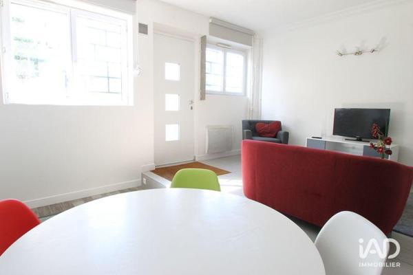 Location appartement 2 pièces 50 m² Paris 18