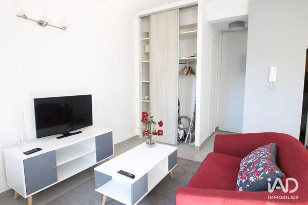 Location appartement 2 pièces 50 m² Paris 18