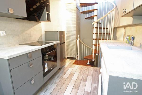 Location appartement 2 pièces 50 m² Paris 18