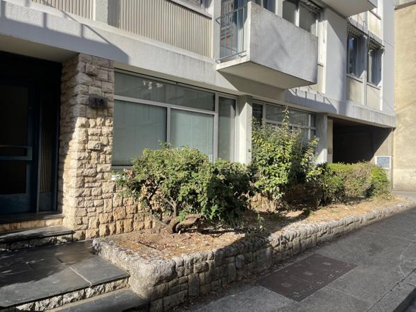 Poitiers (86000) HYPER-CENTRE POITIERS APPARTEMENT T3-T4 EN RDC DE 59 M2 + PARKING