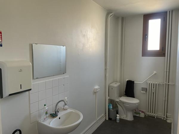 Poitiers (86000) HYPER-CENTRE POITIERS APPARTEMENT T3-T4 EN RDC DE 59 M2 + PARKING