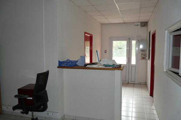 Local Commercial
        
        - 3200 m² 540 000 € *