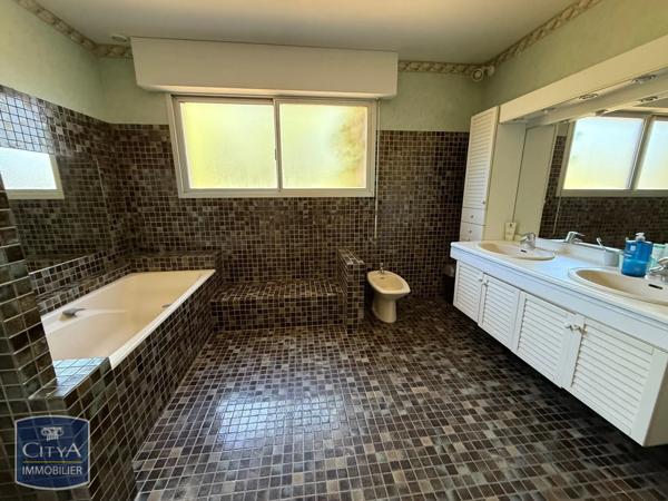 Maison à vendre 7 pièces 182m² Richelieu (37120)