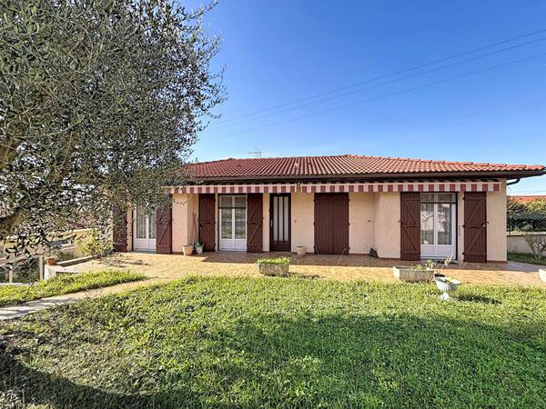 A vendre Maison centre Preignan 90 m2 avec garage en sous sol, jardin clôturé