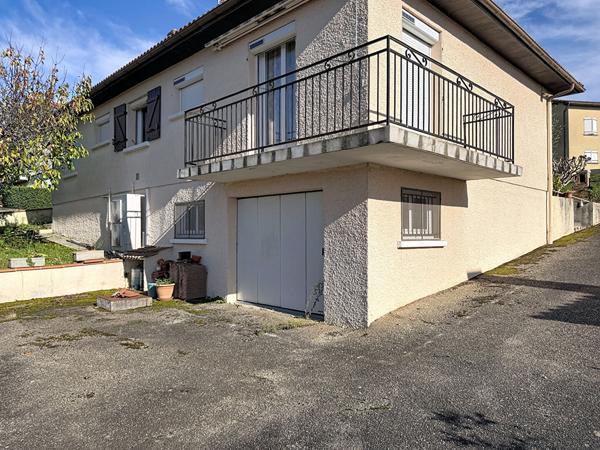 A vendre Maison centre Preignan 90 m2 avec garage en sous sol, jardin clôturé