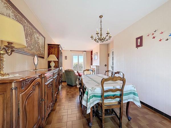 A vendre Maison centre Preignan 90 m2 avec garage en sous sol, jardin clôturé