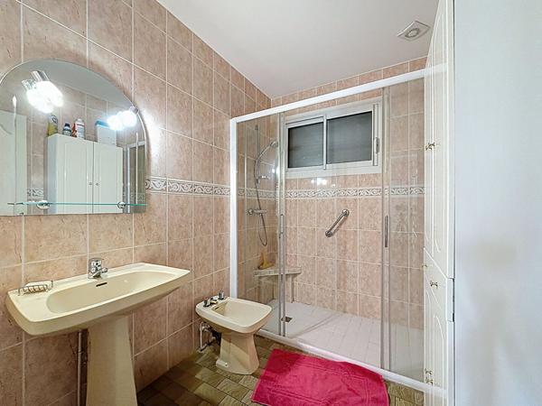 A vendre Maison centre Preignan 90 m2 avec garage en sous sol, jardin clôturé