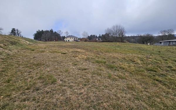 Terrain à vendre    Montrodat