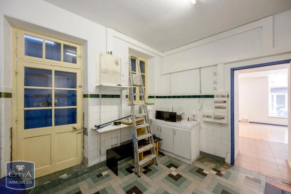 Local commercial à vendre 169m²