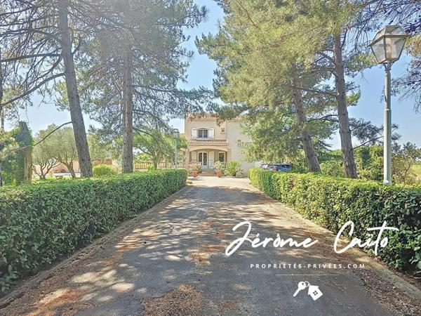 Maison Redessan 6 pièce(s) 178 m2 - 3 Chambres - Piscine - Pool house - Garage