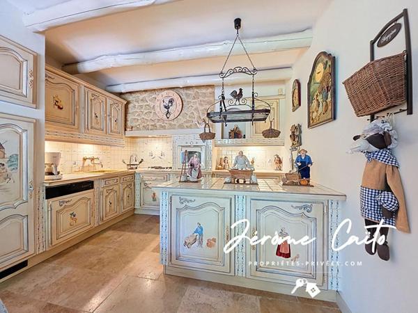 Maison Redessan 6 pièce(s) 178 m2 - 3 Chambres - Piscine - Pool house - Garage