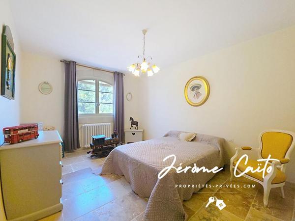 Maison Redessan 6 pièce(s) 178 m2 - 3 Chambres - Piscine - Pool house - Garage