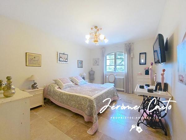 Maison Redessan 6 pièce(s) 178 m2 - 3 Chambres - Piscine - Pool house - Garage