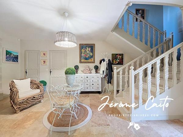 Maison Redessan 6 pièce(s) 178 m2 - 3 Chambres - Piscine - Pool house - Garage