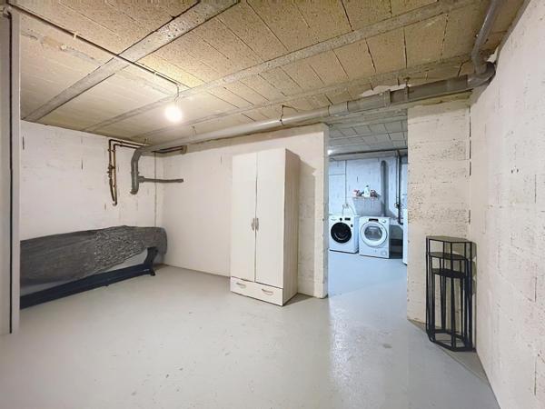 Maison familiale récente, 5 chambres avec sous-sol et garage