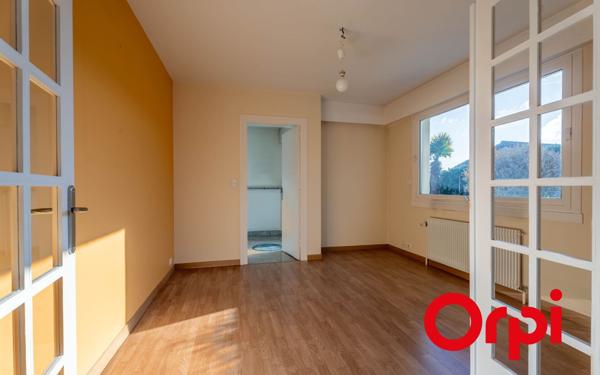 Maison à vendre    5 pièces •  Saint-Genis-Laval