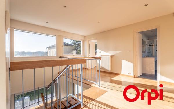 Maison à vendre    5 pièces •  Saint-Genis-Laval