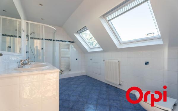 Maison à vendre    5 pièces •  Saint-Genis-Laval