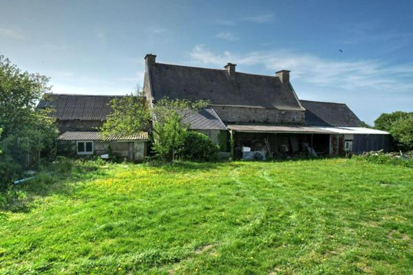 Maison  de caractère 156 m2 , 4 ch, terrain de 4 000 m2, à 5 mn de la mer