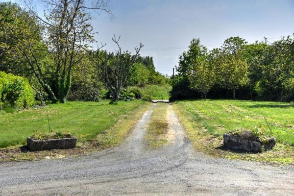 Maison  de caractère 156 m2 , 4 ch, terrain de 4 000 m2, à 5 mn de la mer