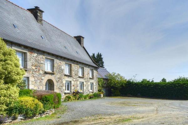 Maison  de caractère 156 m2 , 4 ch, terrain de 4 000 m2, à 5 mn de la mer