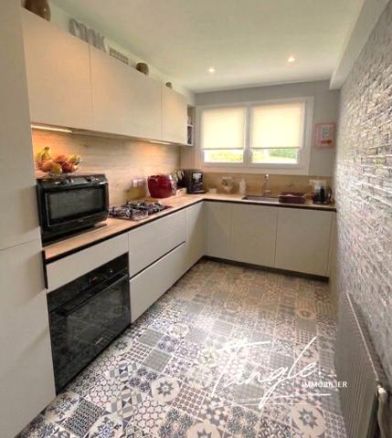 Maison
         4 pièces
        - 82 m² 257 000 € *