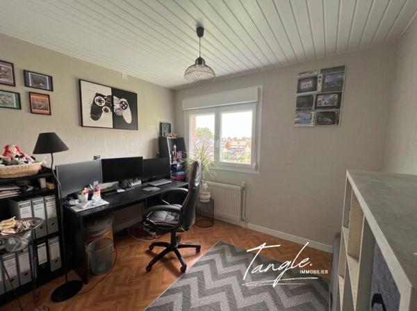 Maison
         4 pièces
        - 82 m² 257 000 € *
