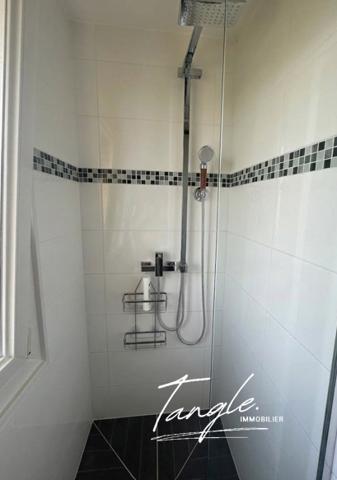 Maison
         4 pièces
        - 82 m² 257 000 € *