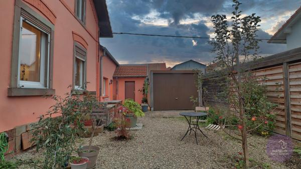 Erstein (67150) Erstein - maison 5 pièces 118.96 m² / 138.15 au sol - terrasse, cours et jardin