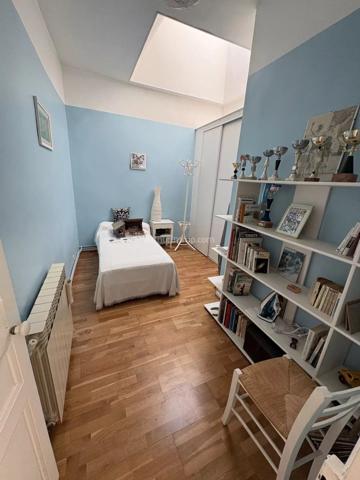Vente                                                      Maison de ville
                        
                     4 pièces                      120 m2                     à Martigues