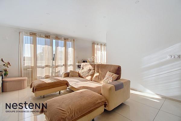 Appartement Rognac 3 pièces 81m² avec cave.