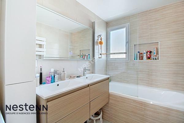 Appartement Rognac 3 pièces 81m² avec cave.