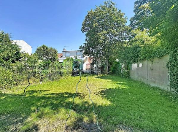 RARE A NOGENT-SUR-MARNE — Maison 3 pièces 75 m² + terrain 419 m² À  2 MINUTES DU RER E