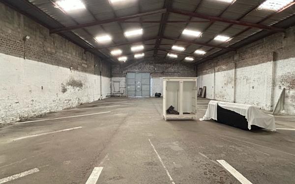 Maison à vendre    1 pièce • 285 m2 Saint-Quentin